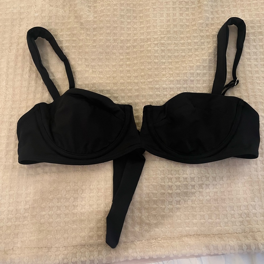 Black Monday swimwear top size small